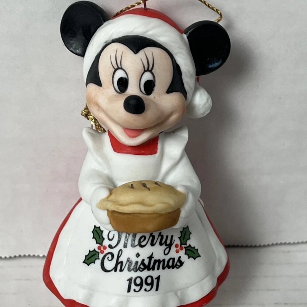 Disney Minnie Mouse Merry Christmas Ceramic Ornament Mrs. Claus 1991 Vintage Pie